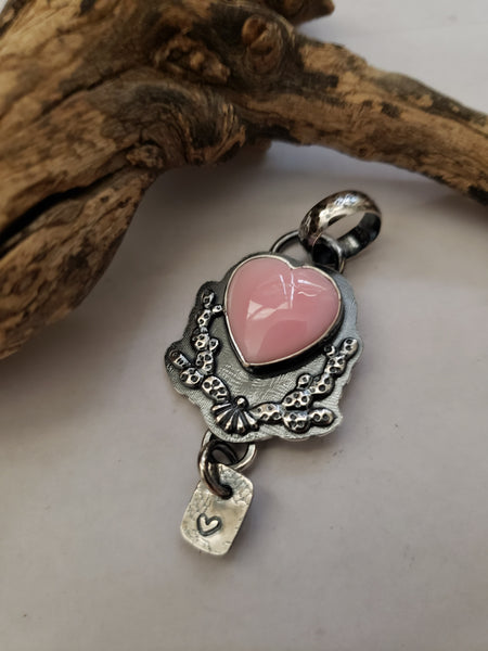 Pink Conch Desert Pendant