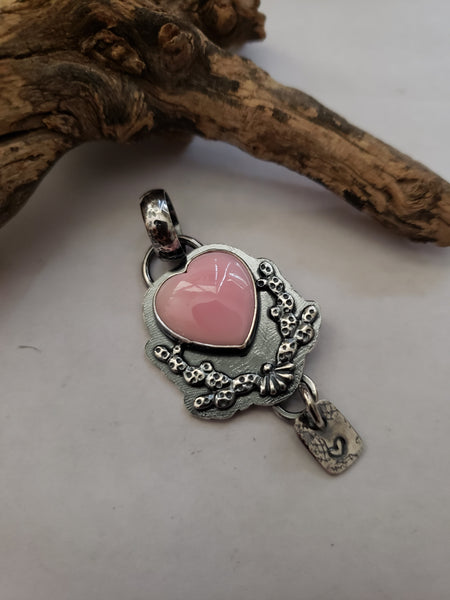 Pink Conch Desert Pendant